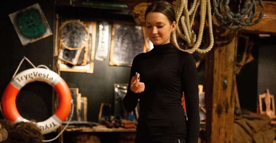 Tromso: Cod-Tasting Tour with Full Steam Museum Entry - Why the guide makes the difference