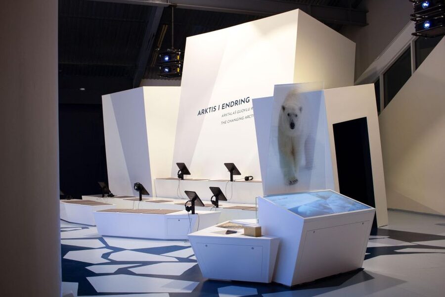 Tromsø: Entrance Ticket to Polaria - Climate exhibits that connect sea and land