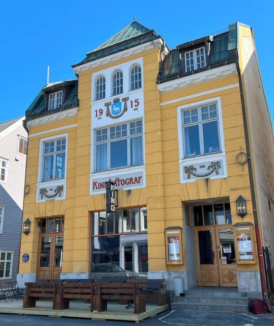 TROMSØ: Explore The City And a Guided Tour Of PolarMuseum! - Starting At The Roald Amundsen Memorial