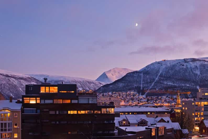 Tromso: Express Walk with a Local in 60 minutes - A small group changes the feel