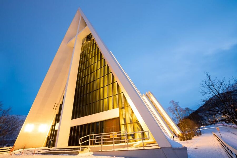 Tromso: Express Walk with a Local in 60 minutes - Weather, clothing, and seasonal planning