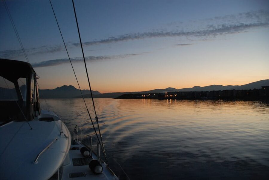 Tromsø: Fjord and Islands Luxury Catamaran Cruise - Fishing off the catamaran
