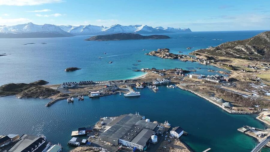 Tromsø Fjord Cruise - With a stop at Sommarøy Island - Leaving Tromsø from Nerstrandkaia Quay
