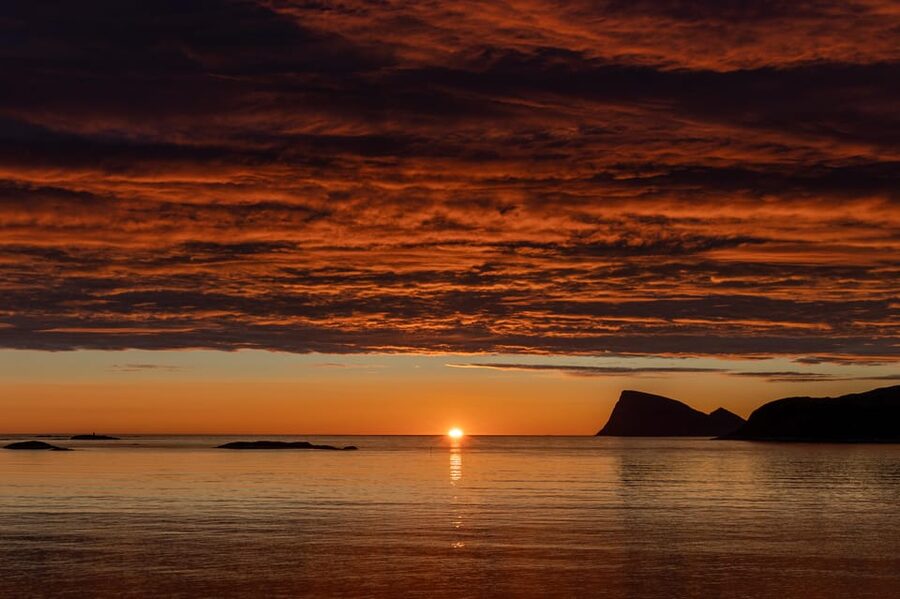 Tromsø: Fjords and Sommarøy Islands Tour with Salmon Picnic - What this Tromsø to Sommarøy tour really offers