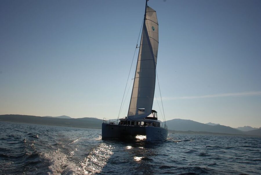 Tromsø: Midnight Sun Cruise in a Luxury Catamaran - Why a three-hour midnight sun cruise works so well