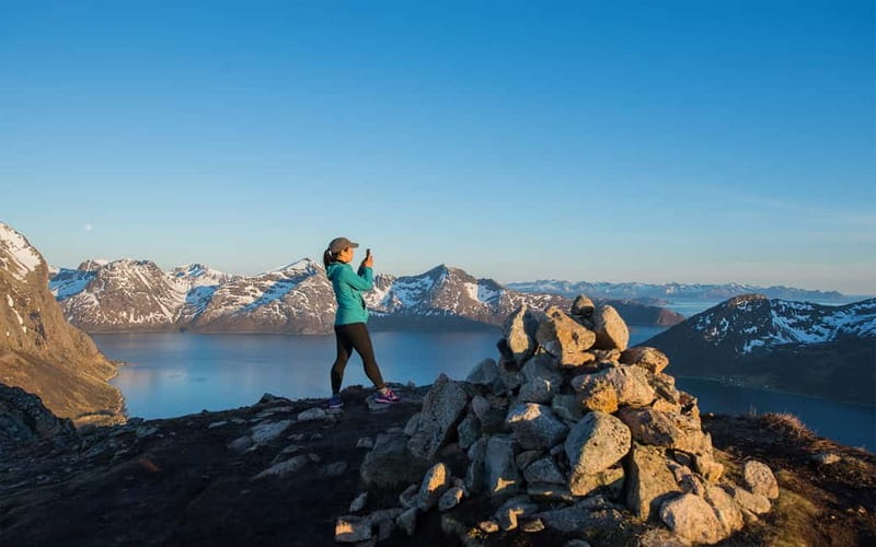 Tromsø: Midnight Sun Hike in the wilderness - What to wear for an Arctic summer evening
