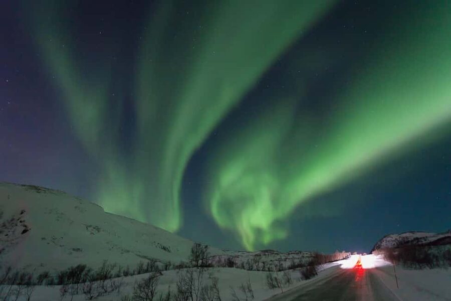 Tromsø:Northern light tour with mini bus i Tromsø - Key points at a glance