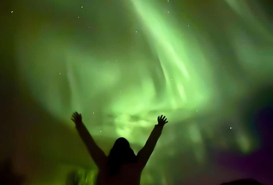 Tromsø: Northern Lights Adventure by Bus or Minibus - Meeting at the Radisson Blu and getting on the road