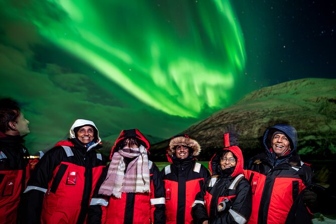 Tromsø: Northern Lights by Minibus - Free Photos and Warm Dinner - Why this tour is different from a quick aurora outing