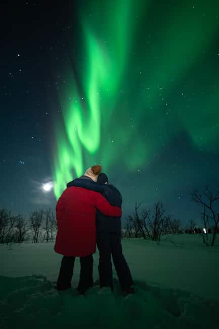 Tromsø: Northern Lights Focus Tour, German/English, minibus, meal - Cold, toilets, and other unglamorous details