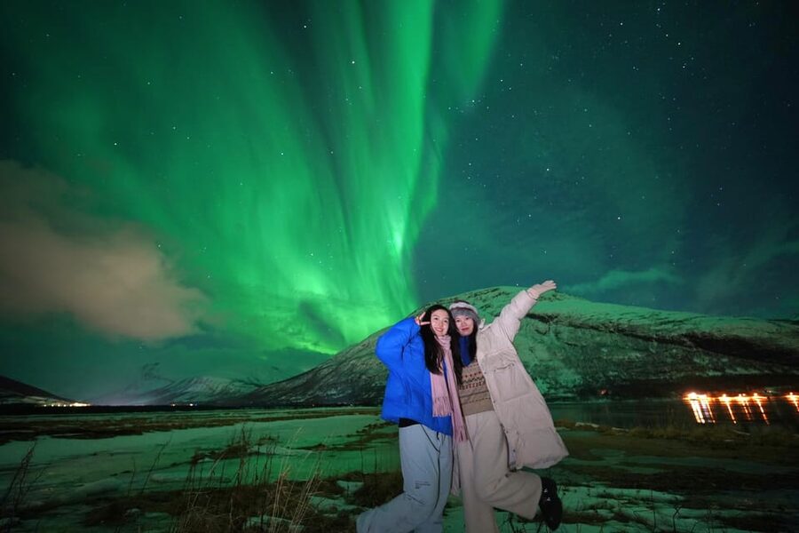 Tromso: Northern Lights Minibus Tour with Campfire - The Minibus Ride: Useful, Warm, and Sometimes Long
