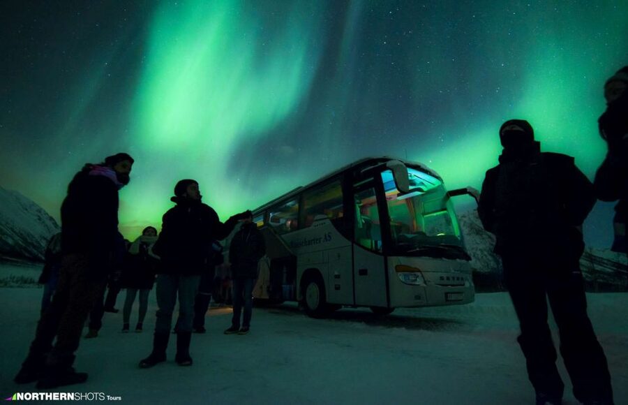 Tromso: Northern Lights Photography Tour by Bus (or miniBus) - Meeting in central Tromso