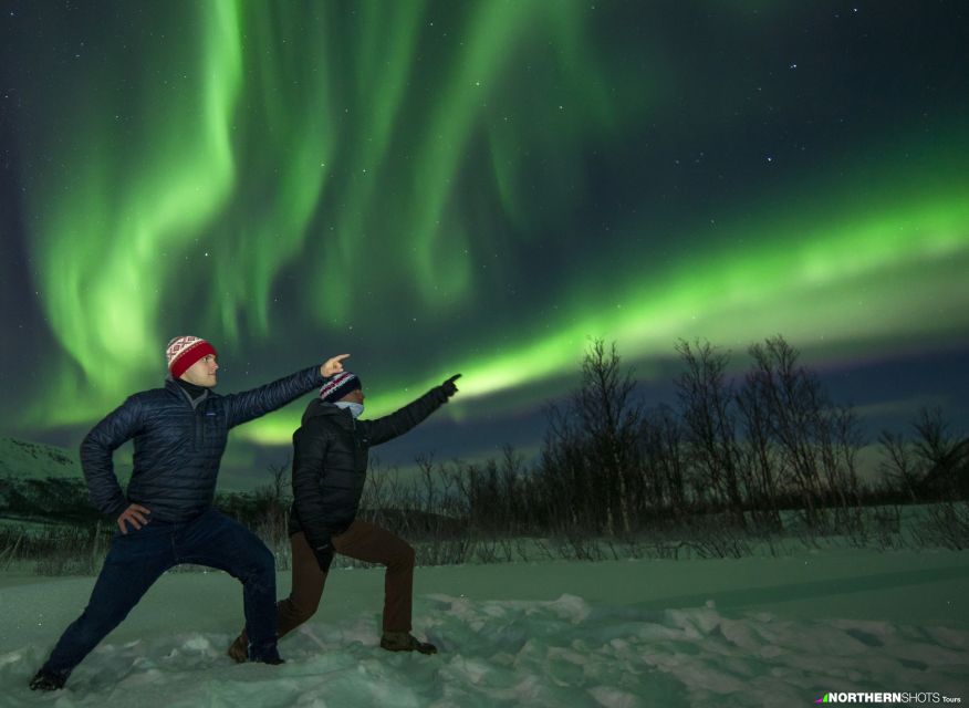 Tromso: Northern Lights Photography Tour by Bus (or miniBus) - Guides who make the waiting worthwhile