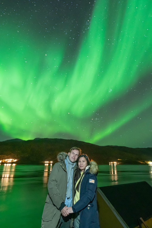 Tromsø: Northern Lights Tour w/Photo, Suits and Local Guide - Why a Tromsø chase is different from waiting in town