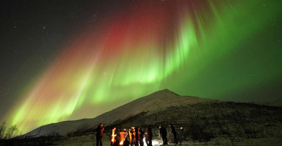 Tromsø: Northern Lights Tour with Free Professional Portrait - Two hours by minibus, and why the driving matters