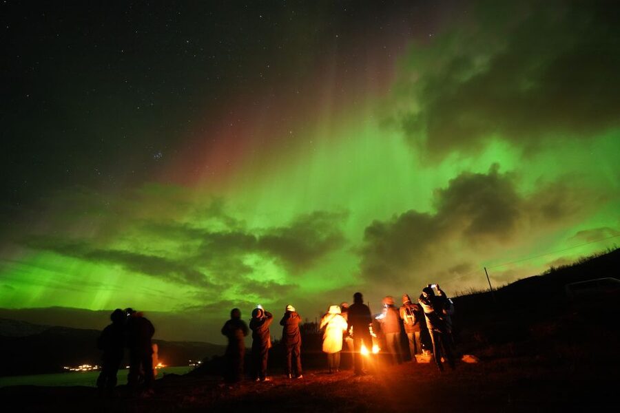 Tromsø: Northern Lights Tour with Free Professional Portrait - Photography help that goes beyond pointing a phone