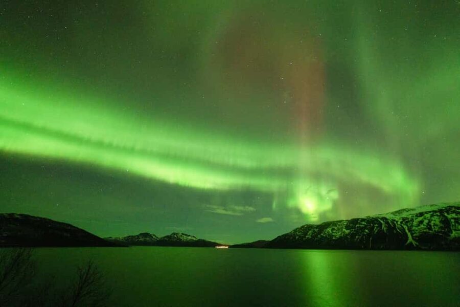 Tromsø: Northern Lights tour with local experts - The minibus ride from Storgata 25