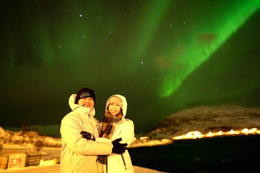 Tromsø: Northern Lights Tour with Local Guide and Photos - Small details that make the night easier