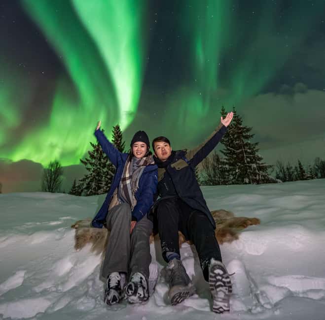 Tromsø: Northern Lights Tour with Professional Photographer - Meeting at Kaigata 4 in central Tromsø