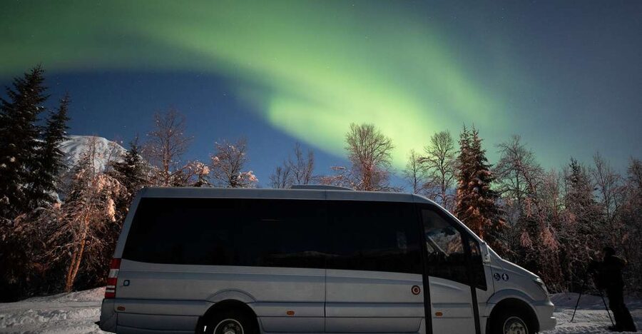 Tromsø: Northern Lights Trip with Campfire and Snacks - Booking advice and weather expectations