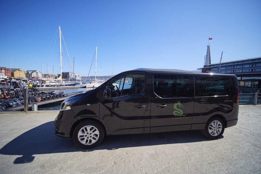 Tromsø: Private 6-Hour Aurora Chase by Minivan - Key points to know before booking