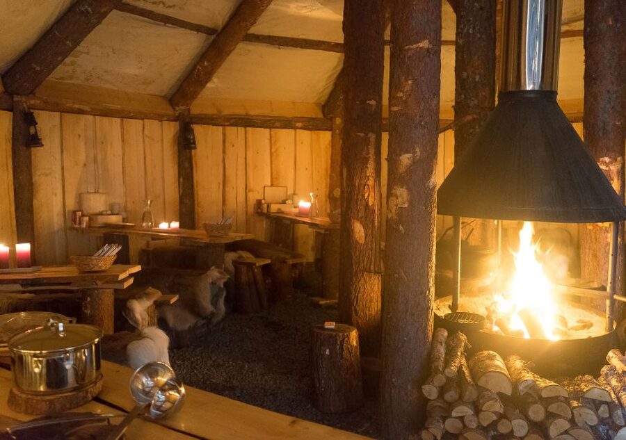 Tromsø: Reindeer Camp Dinner with Chance of Northern Lights - Sámi stories, history, and the sound of joik