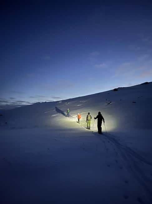Tromsø: Ski touring (ski de randonnee) - The descent: skiing from summit toward the sea