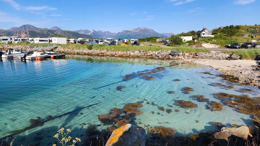Tromsø: Sommaroy Fjord Tour with Lunch Option & Midnight Sun - Transport, group size, and comfort