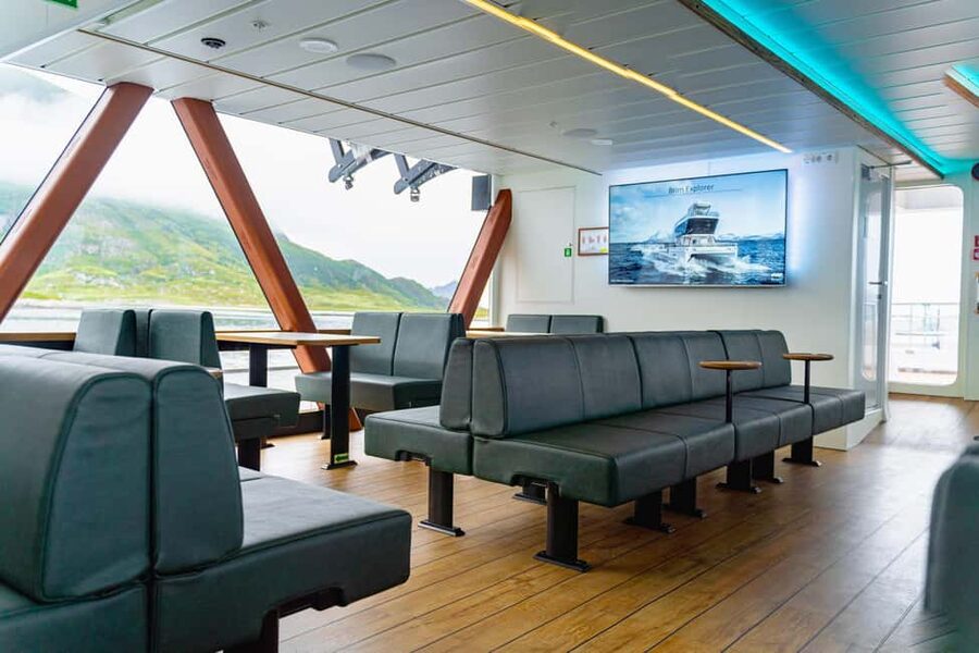 Tromsø: Whale Watching Tour by Hybrid-Electric Boat - Comfort, food, and the cold