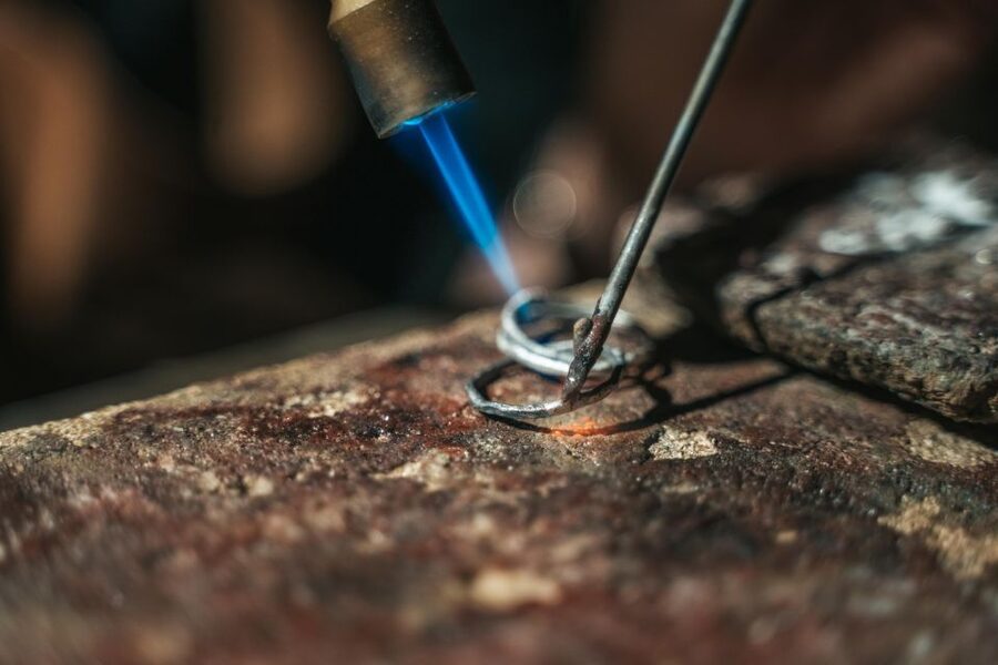 Tromsoe: Make your own silver ring in a goldsmith workshop - Entering Wabi Sabi near Mack brewery