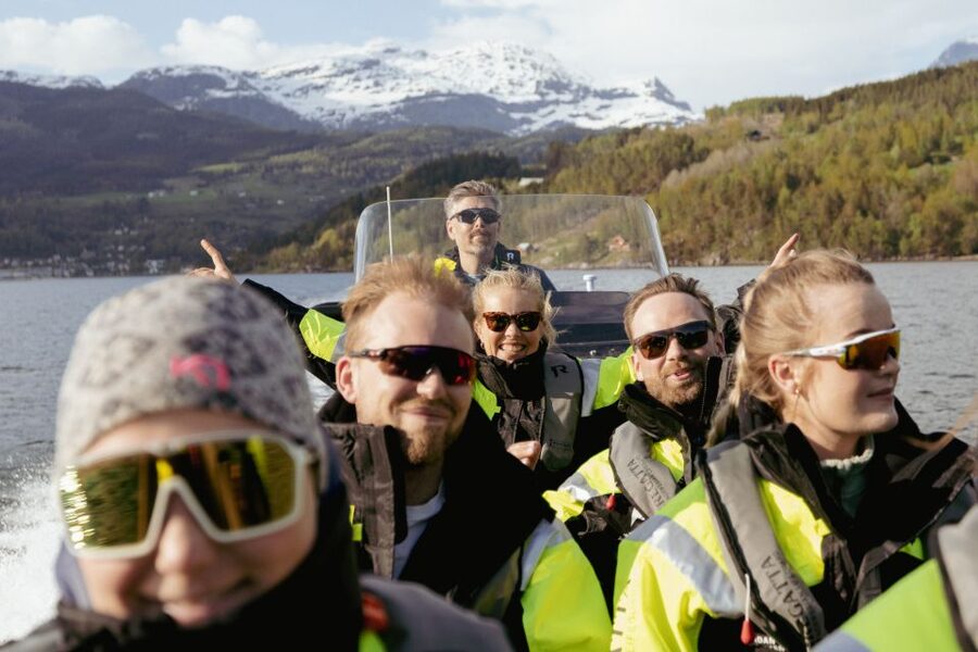 Ulvik: Hardangerfjord Ultimate RIB Tour - Setting out from Brakanes Hotel