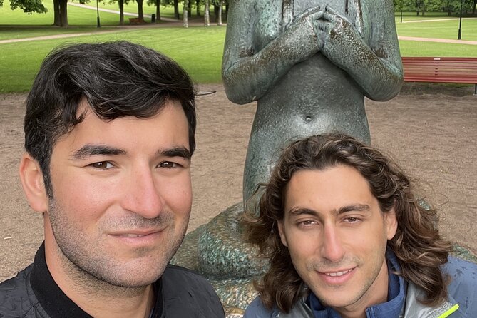 Vigeland Alien Threat in Oslo Exploration Game and Tour - The Vigeland Fountain gives you room to pause