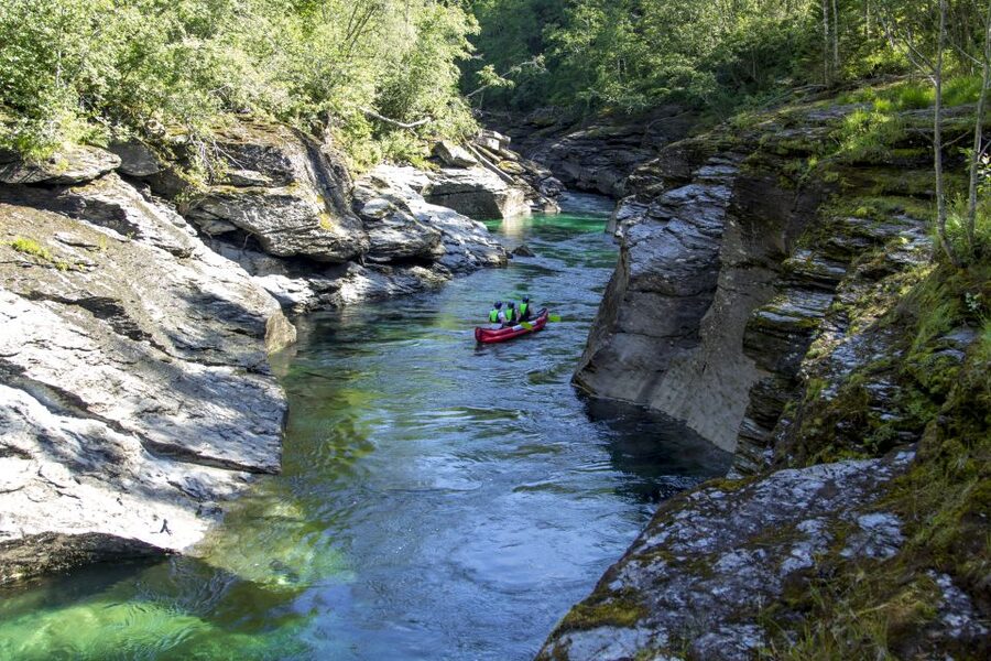 Voss: Raundal River Guided Canoe Tour - What kind of river trip is this?