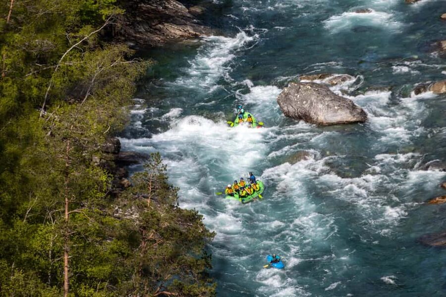 Voss: Thrilling Whitewater Rafting Guided Trip - The first briefing: safety before speed
