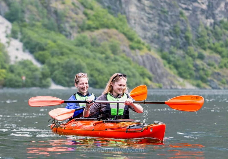 Vossevangen: Nærøyfjord Full-Day Guided Kayaking Trip - The 40-minute ride from Voss to the water