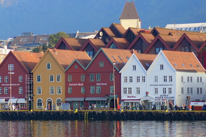 Walk with a Witch in 16th Century Bergen: A Self-Guided Fictional Tour - Starting at Bergenhus and finding your bearings