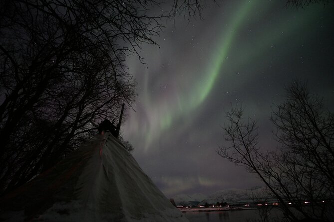 Watching The Aurora Dance - Warming up in a Norwegian grill cabin