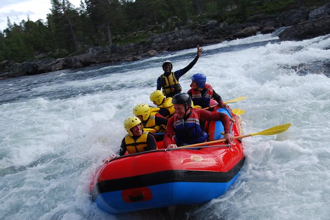 White Water Rafting Adventure in Dagali - level 2 - The guide team makes the difference