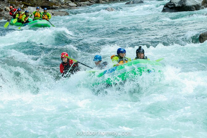 Whitewater Rafting Grade 3 to 4 - Paddling Through the Raundal Valley